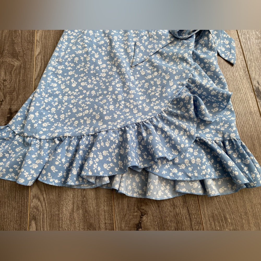 Pretty blue with white Floral Wrap mini Skirt with ties frills and ruffles - Picture 2 of 6